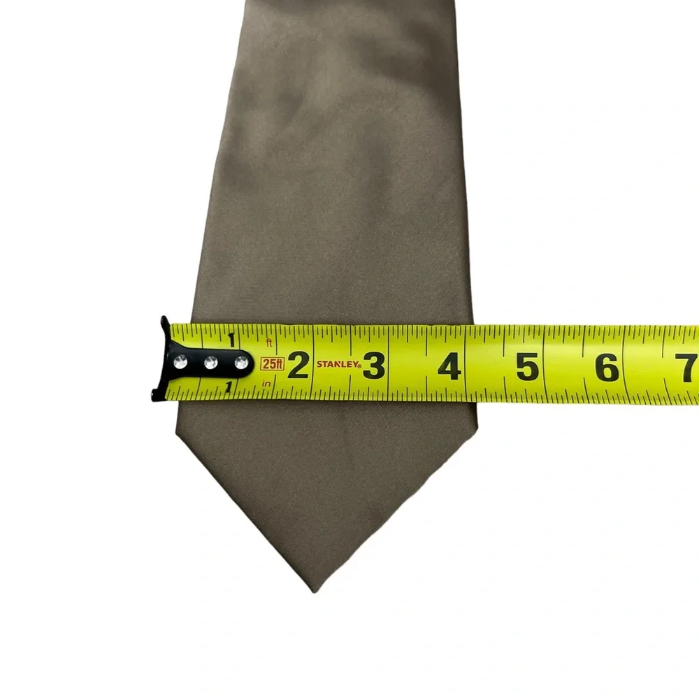 Donald J Trump 100% silk Signature Collection tie - Picture 6 of 7